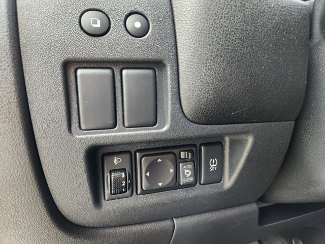低里程 原鈑件 一手車 五門小車 I-KEY免鑰匙 一鍵啟動 導航主機 倒車顯影 音響快撥  第5張相片