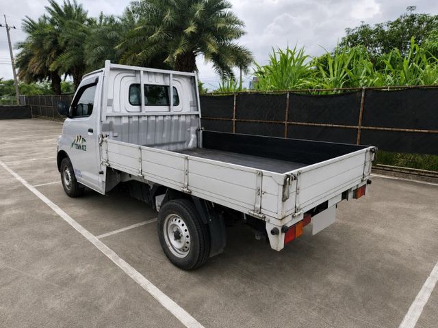 原鈑件 自排小貨車  ABS防鎖死 循跡防滑 怠速熄火 前後錄行車紀錄器  第3張相片