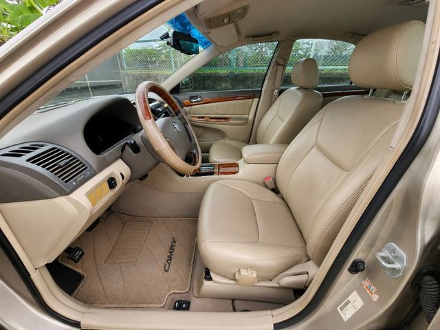 CAMRY 2.0 HID頭燈 恆溫空調 電動後視鏡 胎壓偵測 後冷氣出風口  第7張相片