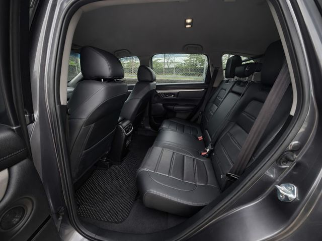 HONDA 五代 CR-V VTi-S霸氣登場 大空間 配備滿 家庭出遊首選 I-KEY免鑰匙 一鍵啟動  第8張相片