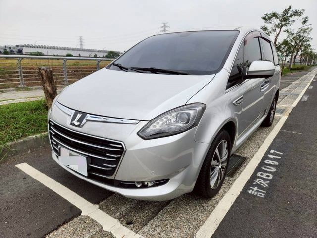 M7 TURBO 七人座 I-KEY免鑰匙 一鍵啟動 恆溫空調 循跡防滑 電動滑門 環景系統  第2張相片