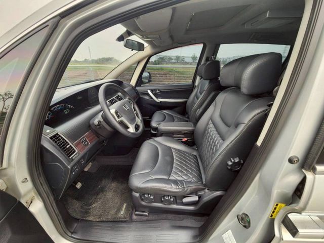 M7 TURBO 七人座 I-KEY免鑰匙 一鍵啟動 恆溫空調 循跡防滑 電動滑門 環景系統  第4張相片