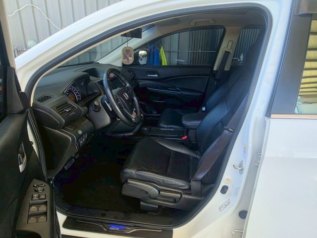 CR-V VTi-S 2.4 休旅車 頂規 HID頭燈恆溫空調 定速系統 側面影像 後冷氣出風口 音響快撥 電動後視鏡  第5張相片