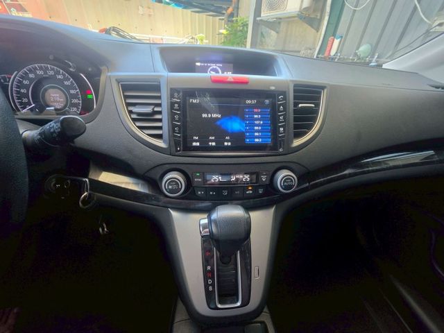 CR-V VTi-S 2.4 休旅車 頂規 HID頭燈恆溫空調 定速系統 側面影像 後冷氣出風口 音響快撥 電動後視鏡  第8張相片