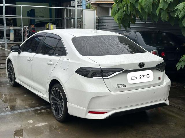 TOYOTA豐田 ALTIS  第2張相片