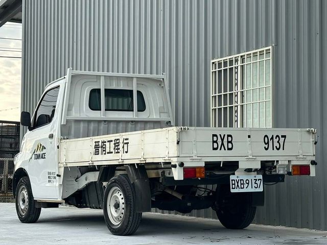 TOYOTA豐田 TOWN ACE  第2張相片