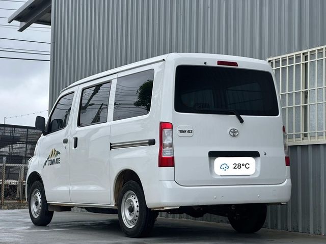 TOYOTA豐田 TOWN ACE  第2張相片