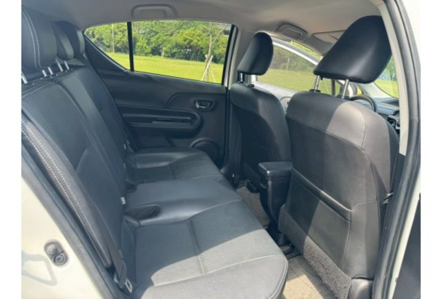 Toyota PRIUS C  第9張相片
