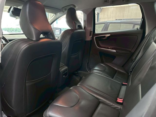 Volvo XC60  第2張相片