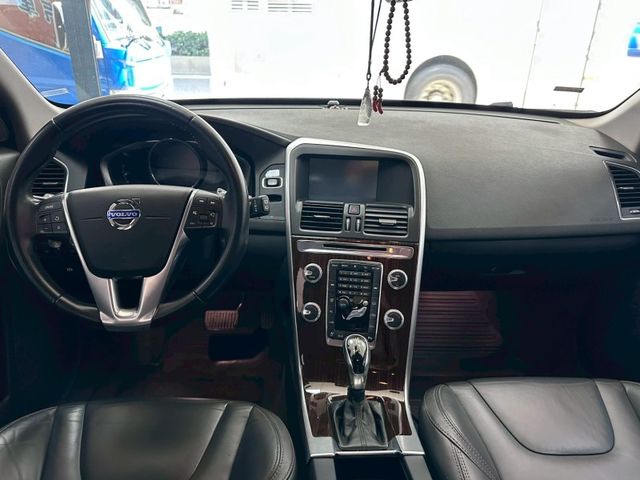 Volvo XC60  第7張相片