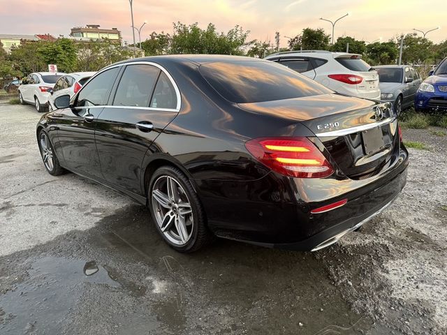 18年中華賓士總代理E250 AMG LINE限量版  第5張相片