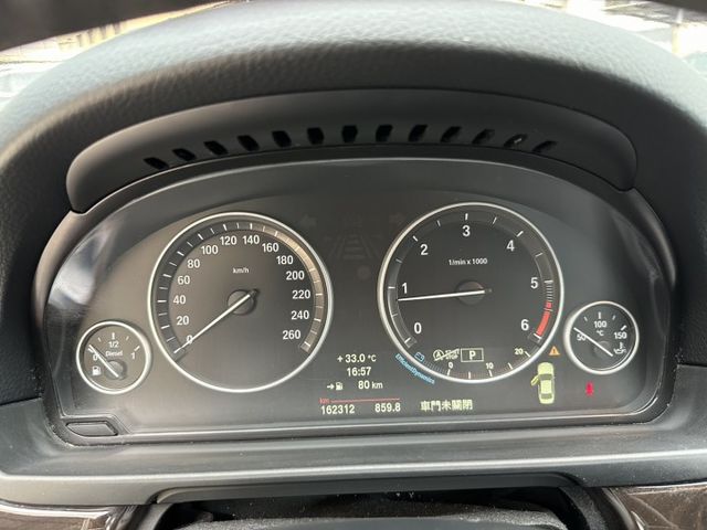 2014年BMW F10 520D 2.0柴油大扭力 省油好開  第19張相片