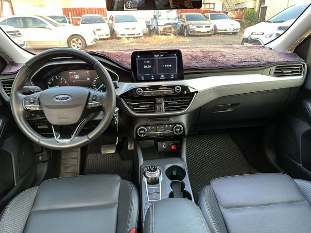 19年福特FOCUS 1.5T渦輪增壓 僅跑6萬公里  第8張相片