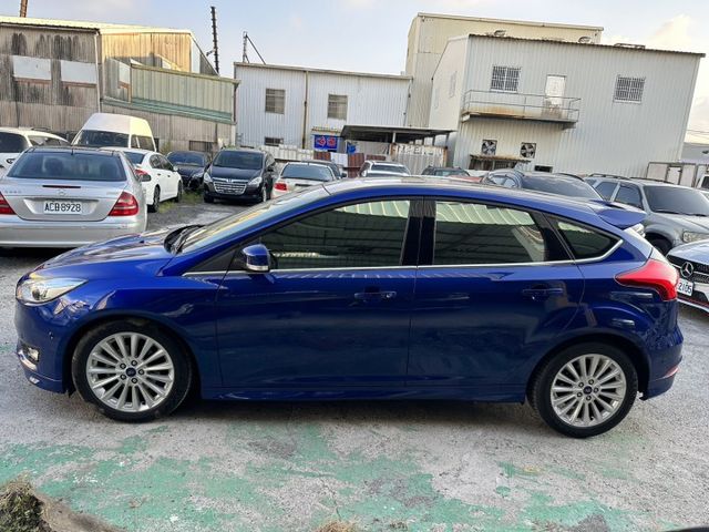 16年福特FOCUS 1.5T渦輪增壓MK3.5 頂級S運動版  第5張相片
