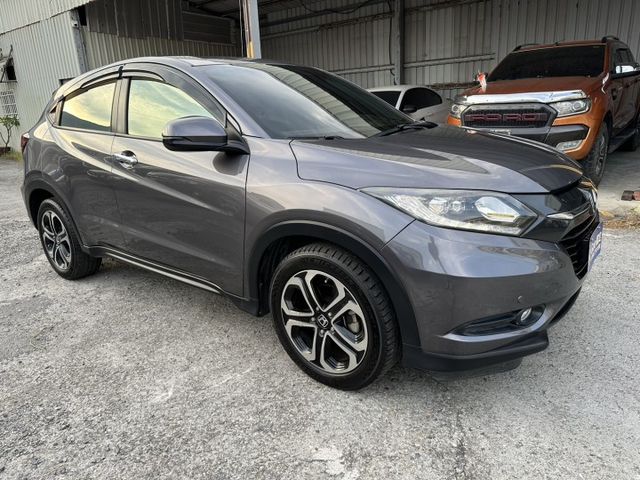 出清優惠~18年HONDA HRV 1.8 頂級S版 升級安卓機全車原鈑件  第3張相片