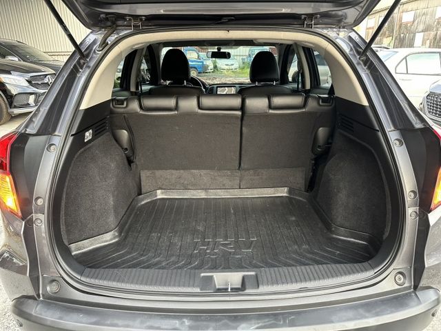 出清優惠~18年HONDA HRV 1.8 頂級S版 升級安卓機全車原鈑件  第11張相片