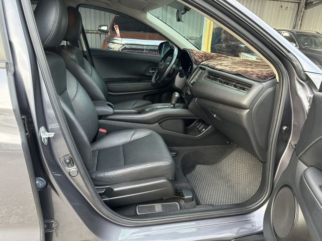 出清優惠~18年HONDA HRV 1.8 頂級S版 升級安卓機全車原鈑件  第12張相片