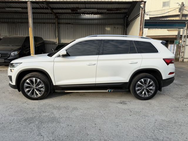 22年SKODA KODIAQ 1.5TSI大棕熊正七人座原版件  第4張相片