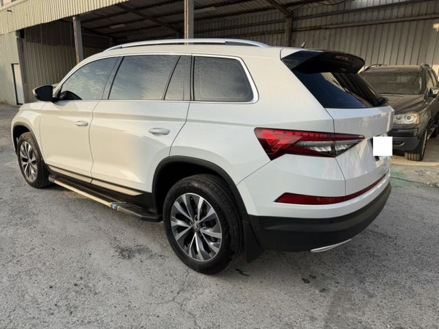 22年SKODA KODIAQ 1.5TSI大棕熊正七人座原版件  第5張相片