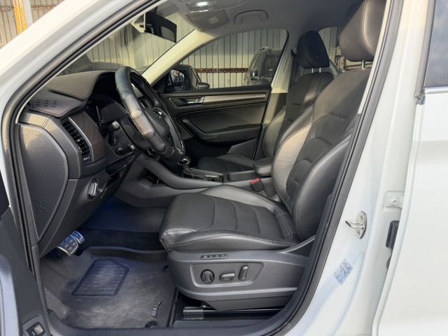 22年SKODA KODIAQ 1.5TSI大棕熊正七人座原版件  第8張相片