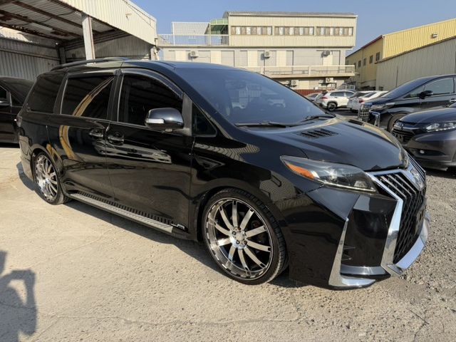 16年SIENNA 3.5 SE八人座升級LM空力套件 安卓主機  第3張相片