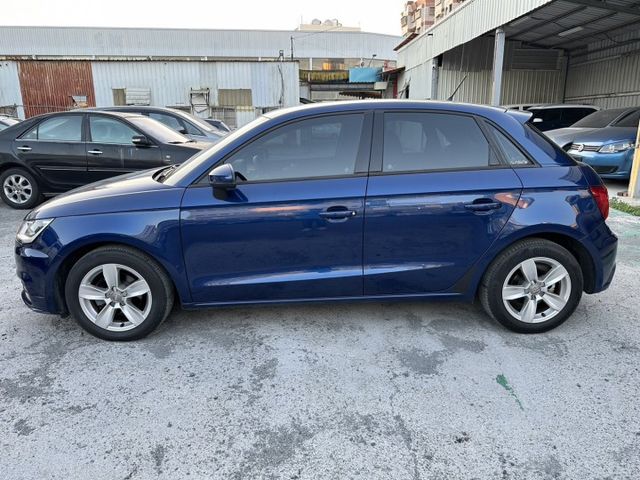 16年式AUDI A1 1.0TFSI 僅跑8萬公里  第4張相片