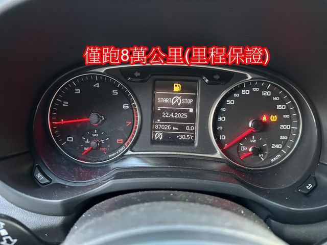 16年式AUDI A1 1.0TFSI 僅跑8萬公里  第17張相片