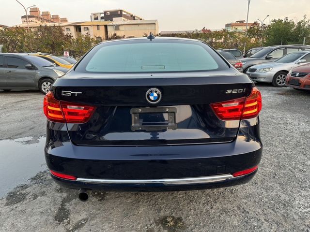 14年BMW 320GT跑旅 總代理 全車原鈑件  第6張相片