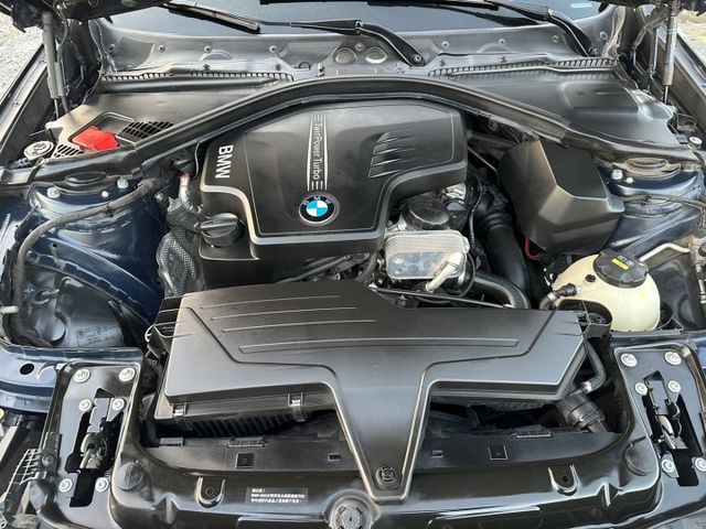 14年BMW 320GT跑旅 總代理 全車原鈑件  第20張相片