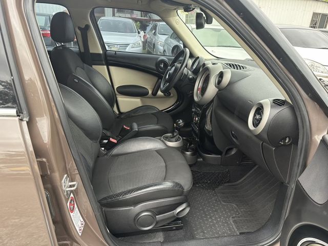 MINI 鄉巴佬COUNTRYMAN 1.6 COOPERS-CHILI版 新車181  第14張相片