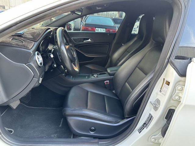 15年賓士 CLA250 2.0T渦輪引擎 獵跑車選配 I-KEY 摸門解鎖  第9張相片