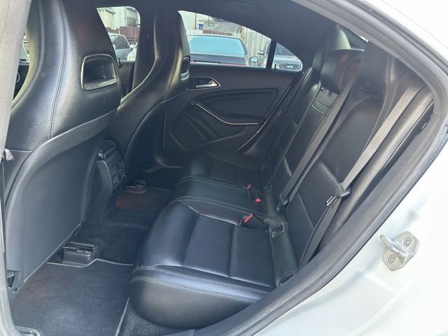 15年賓士 CLA250 2.0T渦輪引擎 獵跑車選配 I-KEY 摸門解鎖  第10張相片