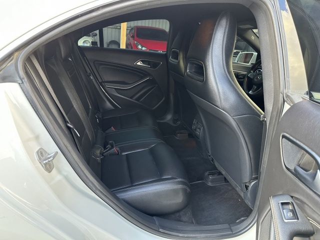 15年賓士 CLA250 2.0T渦輪引擎 獵跑車選配 I-KEY 摸門解鎖  第12張相片
