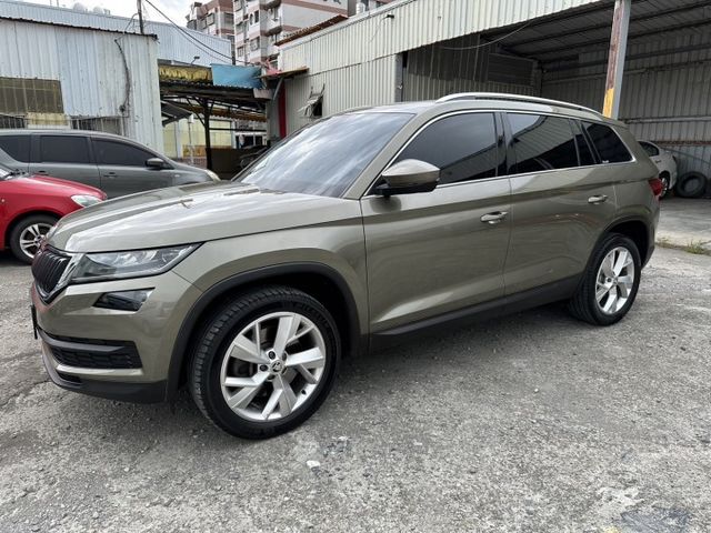 17年大棕熊KODIAQ 2.0 TSI 4X4四輪傳動正七人座  第1張相片