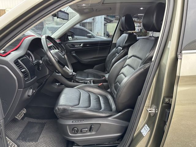 17年大棕熊KODIAQ 2.0 TSI 4X4四輪傳動正七人座  第7張相片