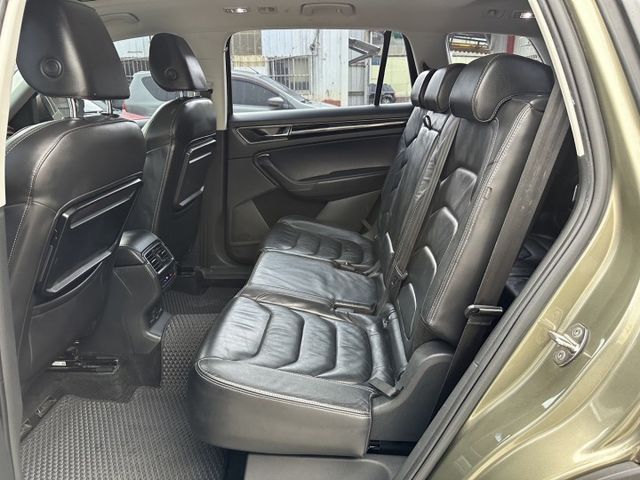 17年大棕熊KODIAQ 2.0 TSI 4X4四輪傳動正七人座  第8張相片