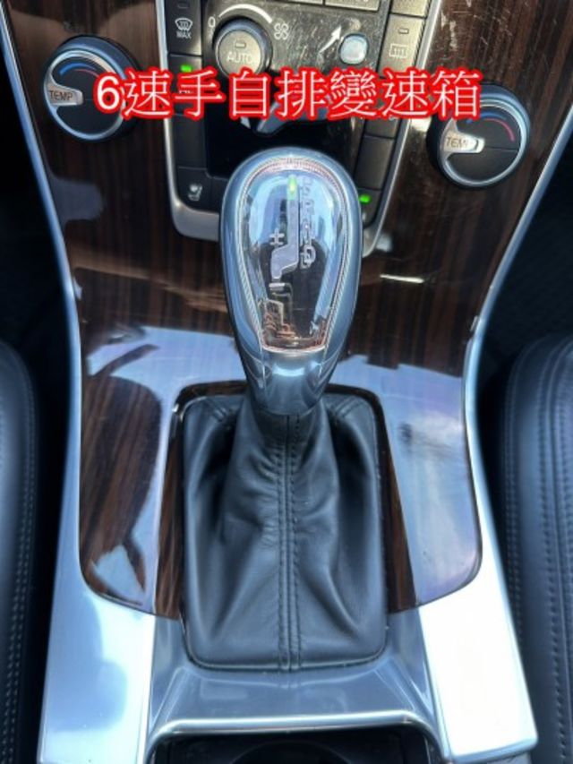 VOLVO V60旅行車 D4旗艦天窗 ACC I-KEY  第14張相片