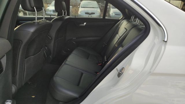 2010年賓士C300 AMG 升級四出排氣管 全車原鈑件  第11張相片