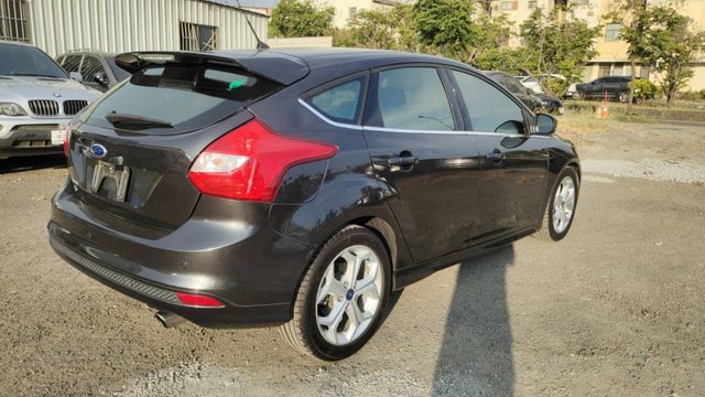 2013年FOCUS 2.0五門掀背 頂級4安 恆溫 定速  第7張相片
