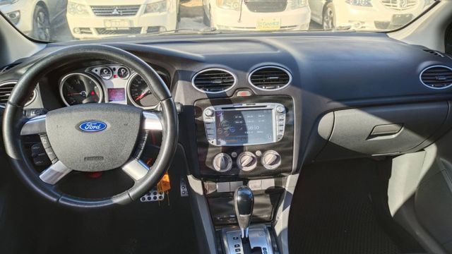 12年福特FOCUS 2.0小改款 頂級五門掀背 全車原鈑件  第8張相片
