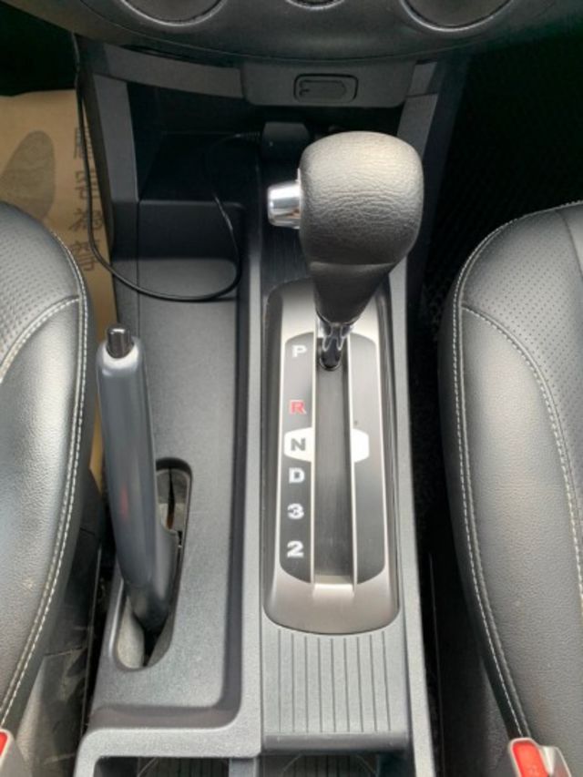 出清特賣~18年中華ZINGER 2.4商用休旅車 載人載貨都合適  第17張相片