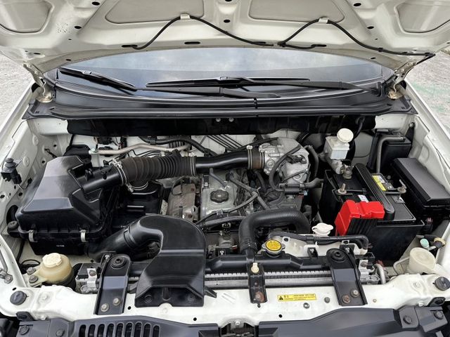 出清特賣~18年中華ZINGER 2.4商用休旅車 載人載貨都合適  第19張相片
