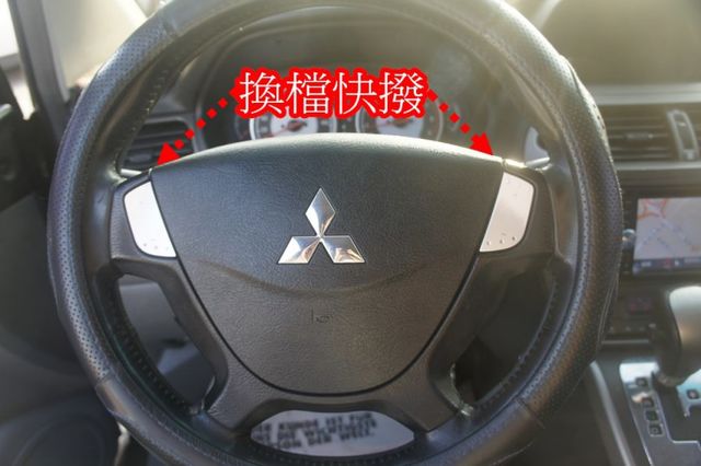幸福力2.4七人座天窗 數位電視HID 黑內裝 原鈑件  第14張相片