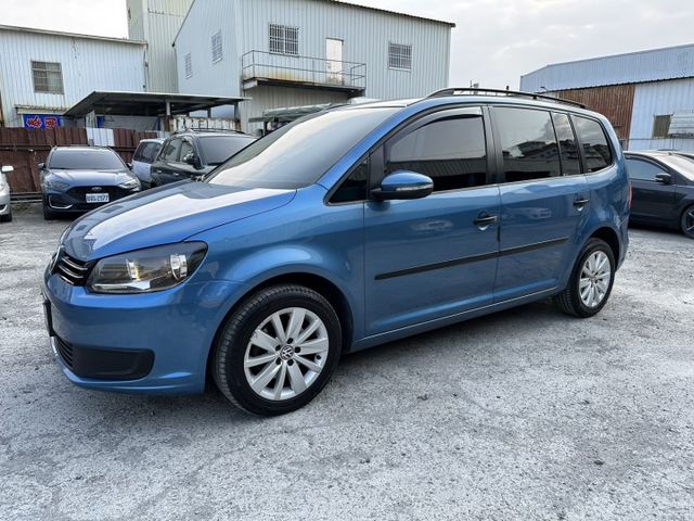 福斯TOURAN 1.6TDI 正7人座 全車原鈑件 升級安卓機  第1張相片