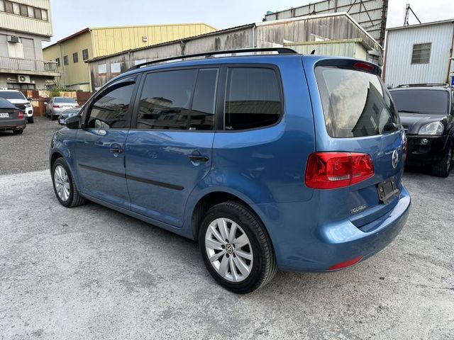 福斯TOURAN 1.6TDI 正7人座 全車原鈑件 升級安卓機  第5張相片