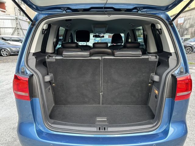福斯TOURAN 1.6TDI 正7人座 全車原鈑件 升級安卓機  第10張相片