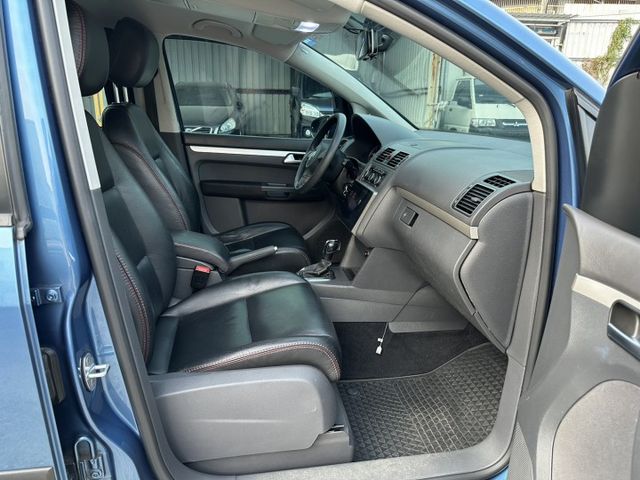 福斯TOURAN 1.6TDI 正7人座 全車原鈑件 升級安卓機  第12張相片