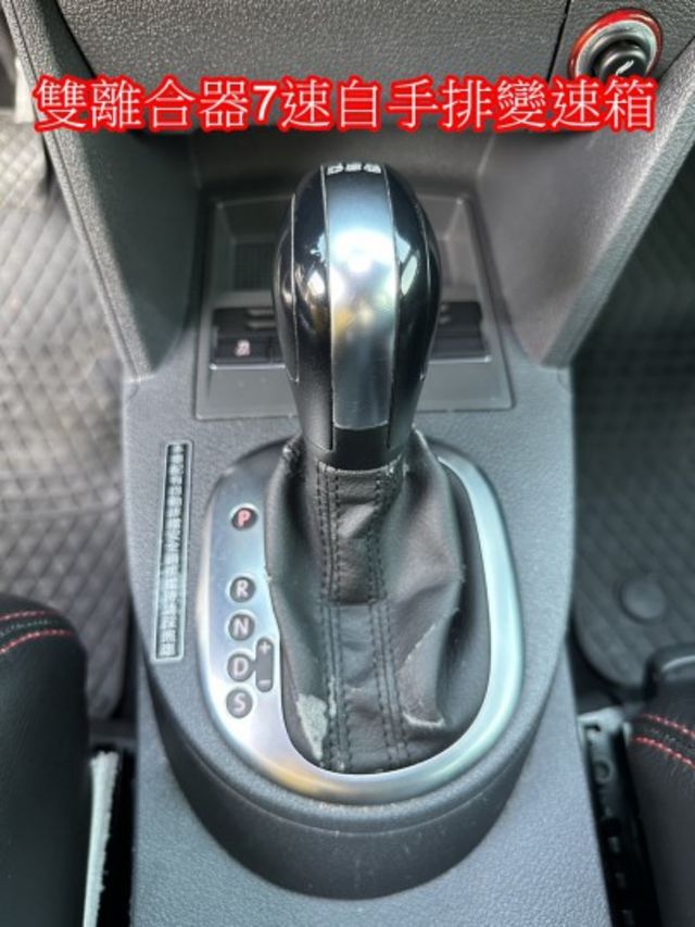 福斯TOURAN 1.6TDI 正7人座 全車原鈑件 升級安卓機  第15張相片