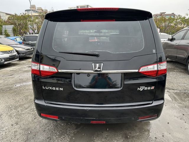 納智捷M7 2.2渦輪引擎 正8人座 全車原鈑件  第5張相片
