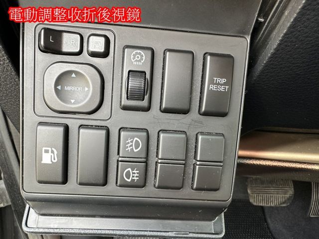 納智捷M7 2.2渦輪引擎 正8人座 全車原鈑件  第19張相片